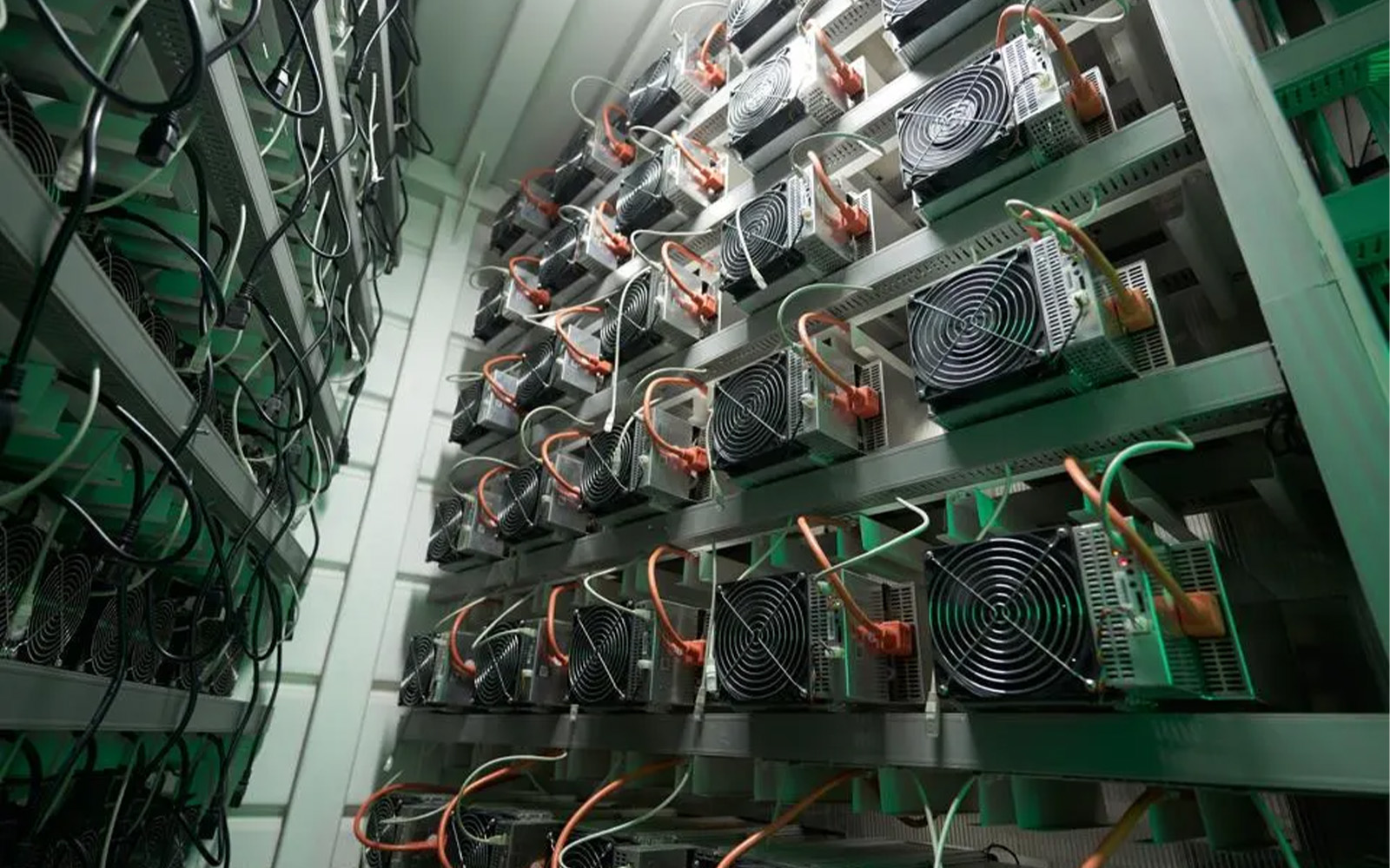 بهای سنگین صنعت پنهان ماینینگ