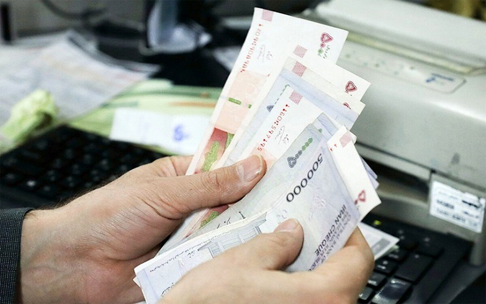 شرایط تأیید مجوز‌های سیستمی سهمیه تخصیص ارز اعلام شد