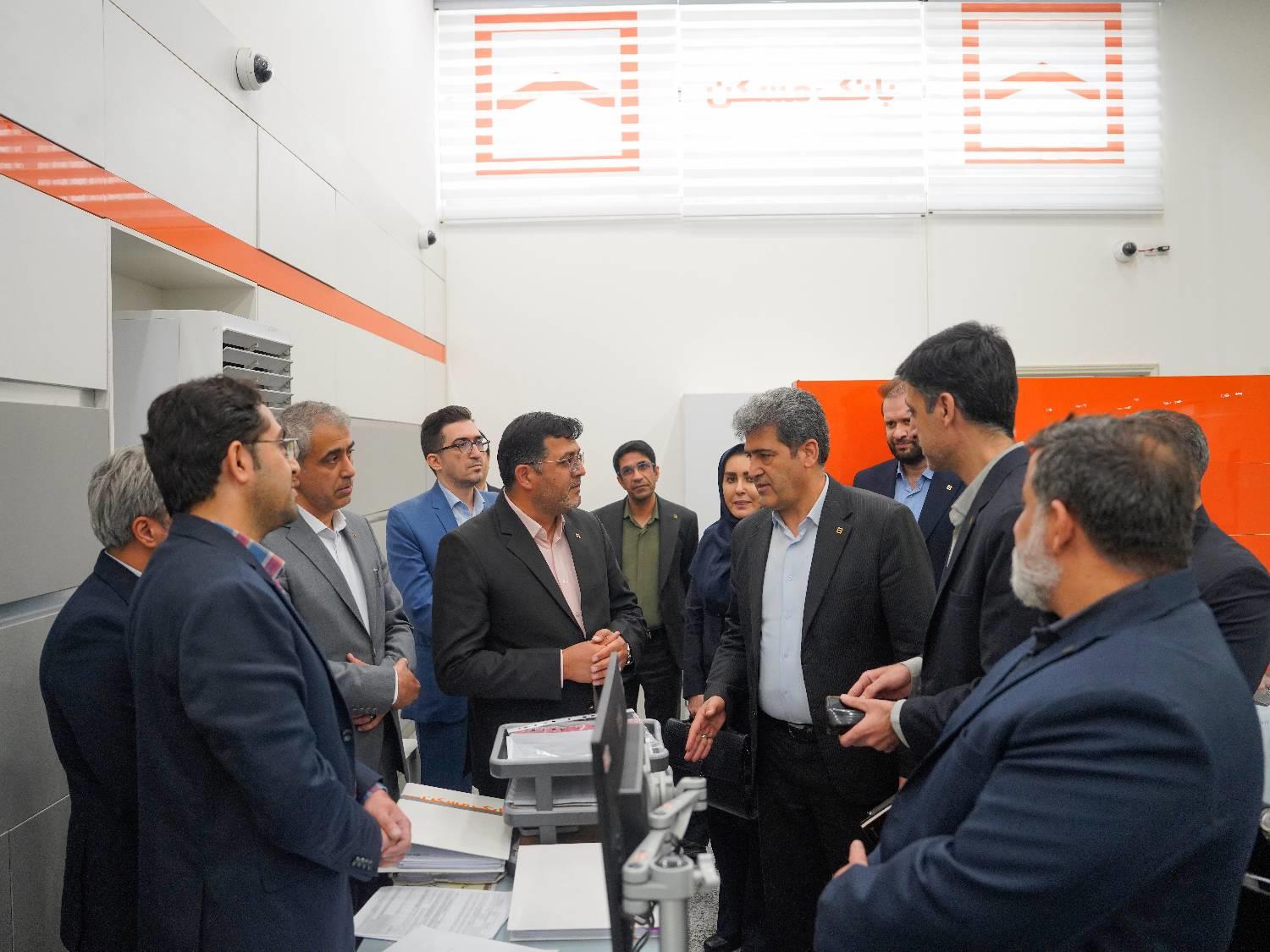 تکمیل زنجیره خدمات پولی و مالی در شعب بانک مسکن