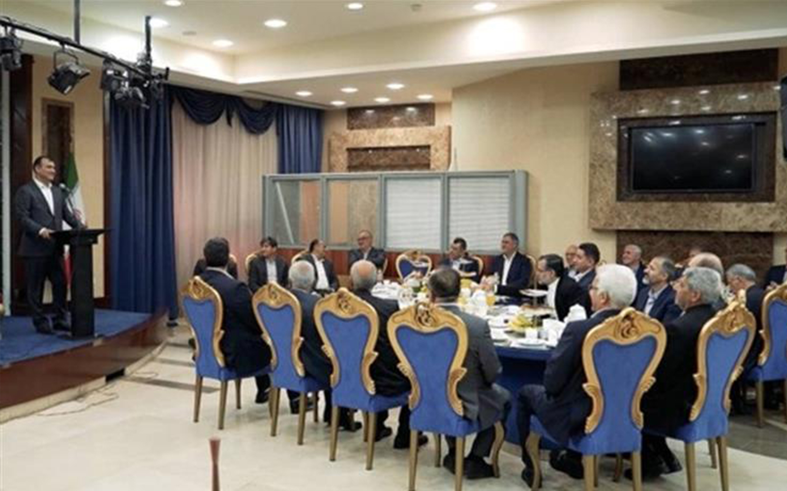 گزارش تصویری آیین تکریم بازنشستگان بیمه مرکزی