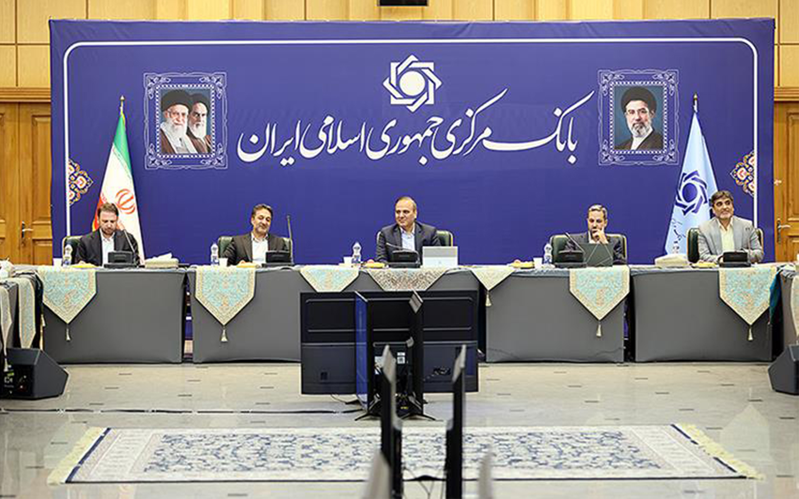 ۹۰ درصد تراکنش‌های بانکی زیر ۵۰۰ هزار تومان؛ هزینه سنگین تراکنش‌های خرد برای شبکه بانکی