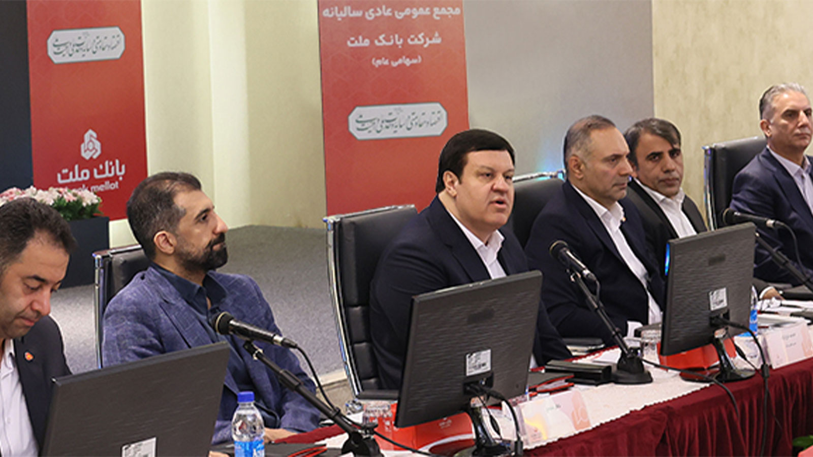 فرخ‌نژاد: بانک ملت توسعه بانکداری دیجیتال را در اولویت برنامه‌های خود قرار داد
