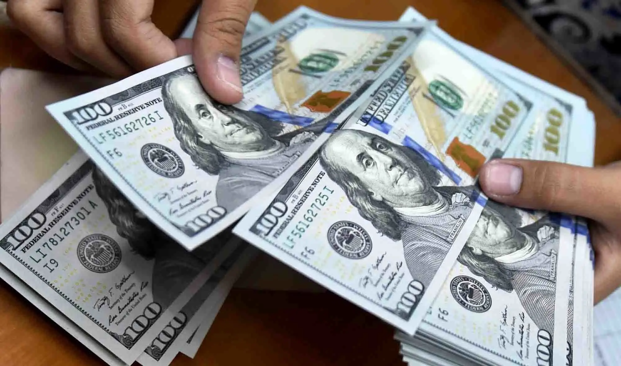 قیمت لحظه ای دلار امروز پنجشنبه ۱۸ تیر ۱۴۰۵