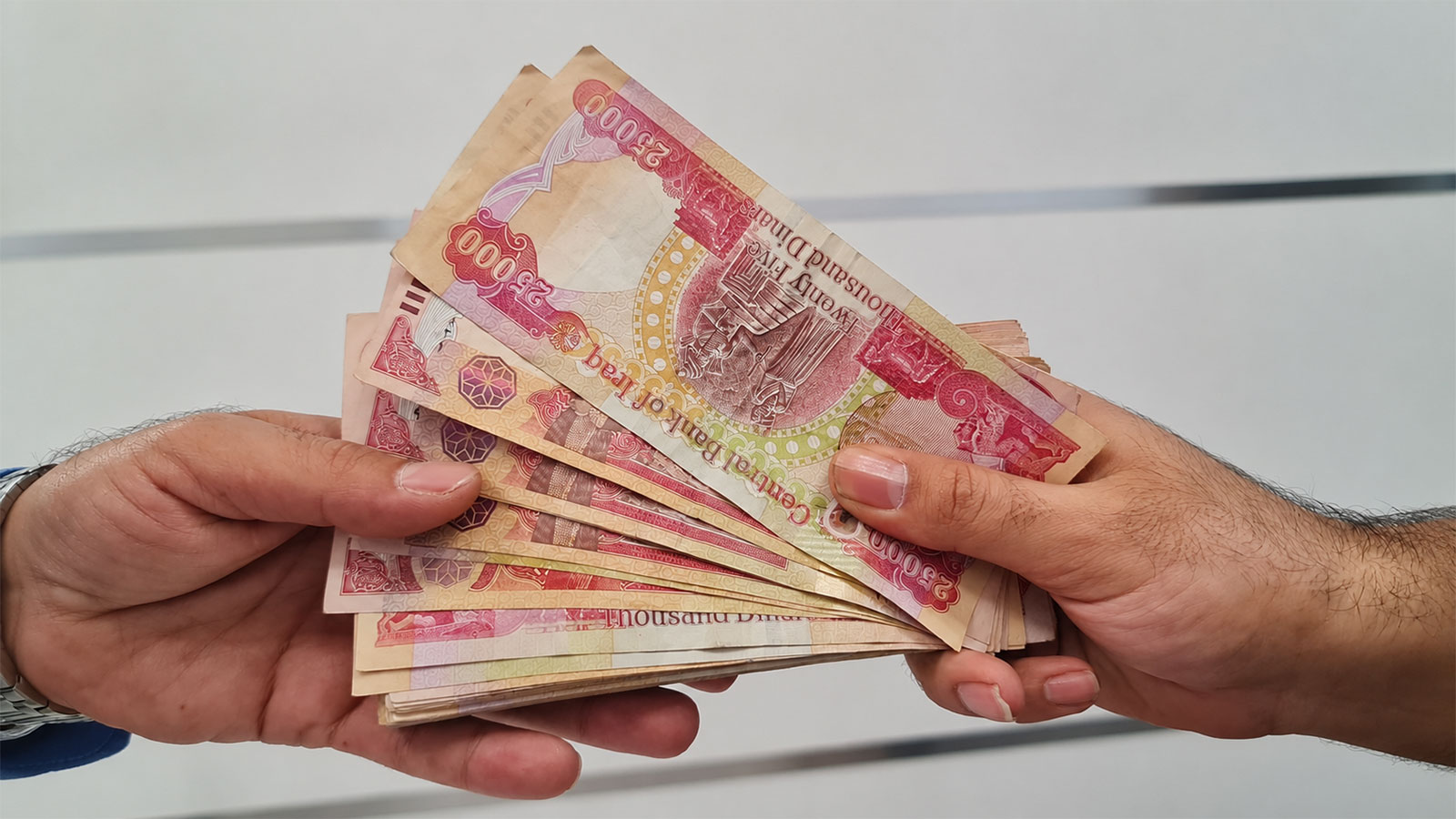 ارز اربعین دیگر الزاماً ارزان‌تر از بازار آزاد نیست؛ ۲۰۰ هزار دینار امروز چقدر تمام می‌شود؟