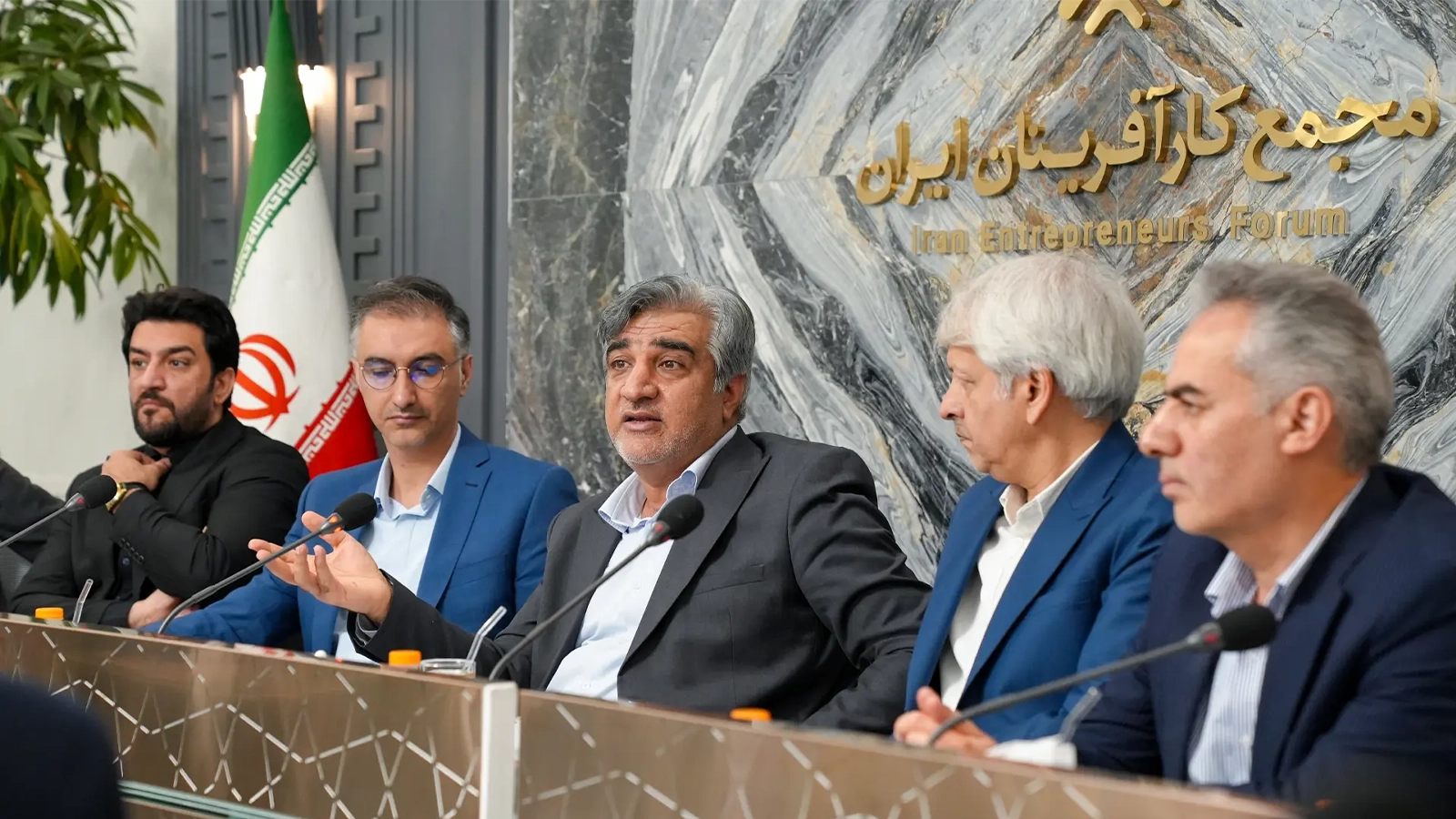 گزارش تصویری نشست مجمع کارآفرینان ایران با مدیرعامل سازمان تأمین اجتماعی