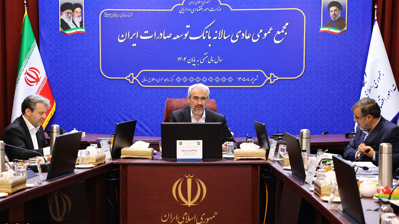 مدنی‌زاده: صورت‌های مالی بانک‌های دولتی باید هر سه ماه به‌صورت شفاف و آنلاین در دسترس عموم قرار گیرد